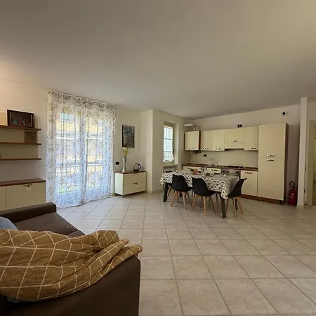 Primula House * Ντεζεντσάνο ντελ Γκάρντα